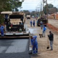 Obra deve pavimentar mais de 30 ruas até o fim de 2025 - Foto: Chico Ribeiro/Seilog