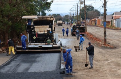 Obra deve pavimentar mais de 30 ruas até o fim de 2025 - Foto: Chico Ribeiro/Seilog