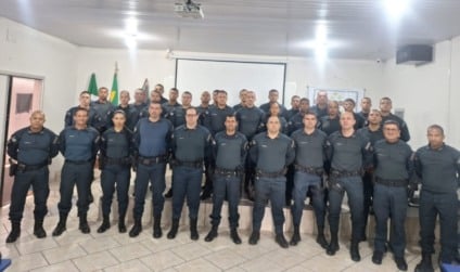 Comandantes das unidades e novos policiais durante encontro no BPM de Paranaíba (Foto: Polícia Militar)
