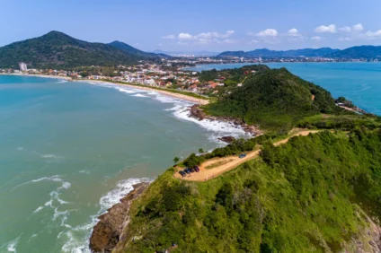 Cidades como Penha e Balneário Piçarras registram até 20% de crescimento anual no valor dos imóveis - Foto: Reprodução/Vetter