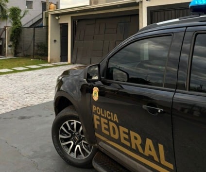 A Operação Ajura, que cumpriu 12 mandados de busca e apreensão e bloqueio de bens e valores da ordem de R$ 263 milhões. (Divulgação/PF)