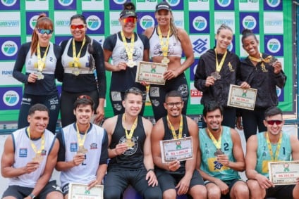 Pódio adulto da 3ª etapa do XIV Circuito Estadual Sub-17/Sub-19 - Foto: Reprodução/ FVMS