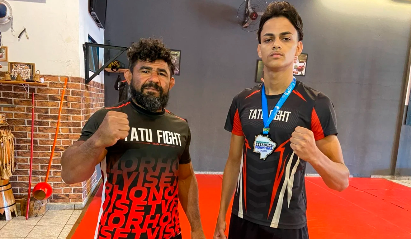 Atleta da equipe Tatu Fight Team, ele fez sua estreia em torneios e conquistou um resultado expressivo para Três Lagoas. Foto: Reprodução/TVC HD.