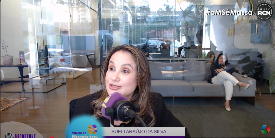 Diretora do Sest Senat Dourados, Sueli Araújo, no Programa Microfone Aberto (Reprodução)