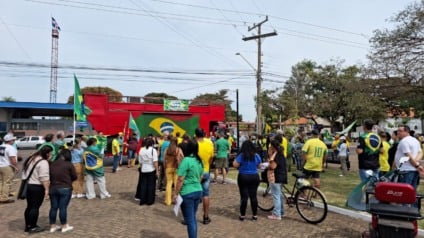 PL promove ato por anistia em Três Lagoas e protesto na Capital expõe racha político