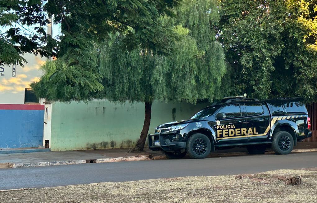 Esquema segundo a PF, era superfaturar compras, duplicar consultas entre outros esquemas criminosos que lesava o contribuinte e preconizava o serviço para sociedade: Polícia Federal Esquema segundo a PF, era superfaturar compras, duplicar consultas entre outros esquemas criminosos que lesava o contribuinte e preconizava o serviço para sociedade: Polícia Federal
