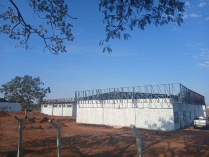 Obras do novo Detran avançam, mas autoescolas seguem sem espaço adequado para aulas práticas em Três Lagoas