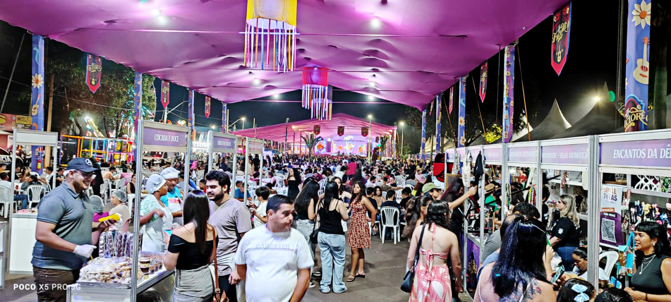 Festa do Folclore segue até domingo, reunindo milhares de pessoas em torno da cultura popular, música, gastronomia e artesanato