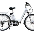 Bicicletas elétricas ganham espaço em Paranaíba e podem passar a ter regras específicas de uso, conforme proposta em análise na Câmara Municipal.