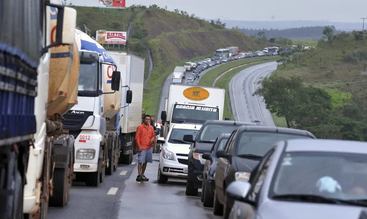 Contratos foram suspensos por falta de orçamento - Foto: Reprodução/Agência Brasil