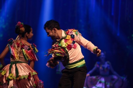 As turmas serão divididas por faixa etária e nível - Reprodução/Escola de Dança