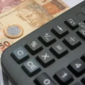 De janeiro a julho, mais de 26,5 mil jovens de 18 a 25 anos regularizaram débitos - Foto: Marcelo Casal Jr/Agência Brasil