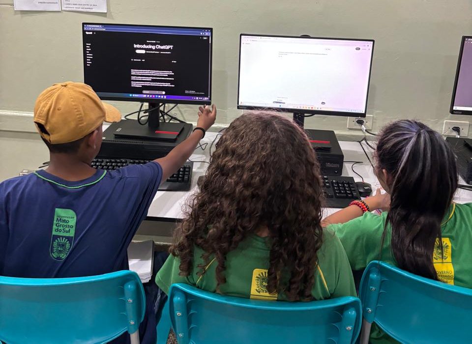 Projeto interdisciplinar do 6º ano da Escola Estadual Rui Barbosa resulta no jogo *Raízes do Brasil – Cartas da Resistência*, que valoriza a contribuição indígena, africana e afrodescendente na formação do país.  