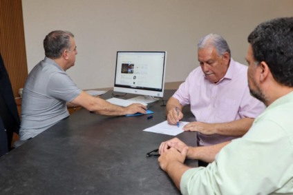 Dirigentes assinam parceria em Campo Grande (Foto: Reprodução/ FFMS)