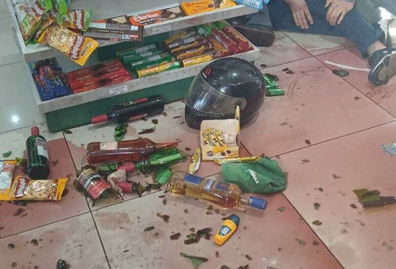O frentista do posto reagiu ao assalto, conseguiu desarmar o homem e efetuou um disparo. (Divulgação)