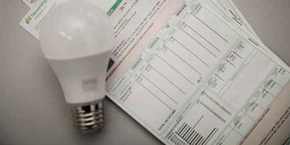 Conta de luz fica mais cara com bandeira vermelha patamar 2 no mês de agosto