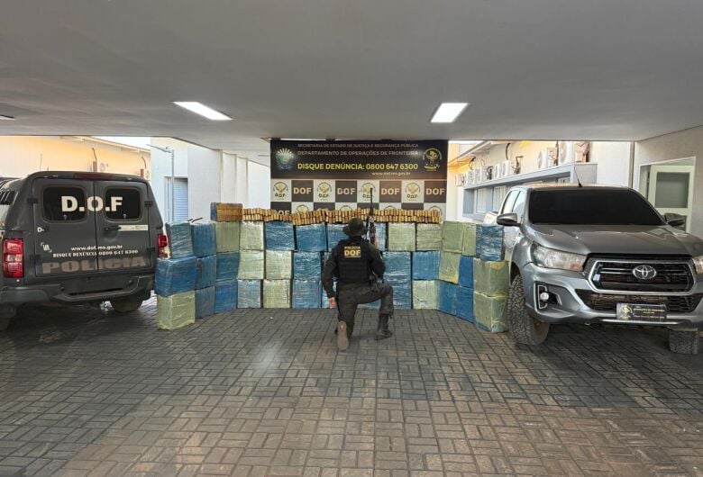 O entorpecente, avaliado em cerca de R$ 5,1 milhões, foi encaminhado à Defron em Dourados. (Foto: Divulgação/DOF)