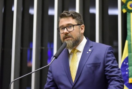 Marcos Pollon acusa Alexandre de Moraes de conduta incompatível com o cargo e pede impeachment no Senado