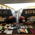 As equipes policiais realizaram abordagens em três pontos utilizados para armazenamento de drogas, armas e munições. Quatro investigados foram presos. (Divulgação/PCMS)