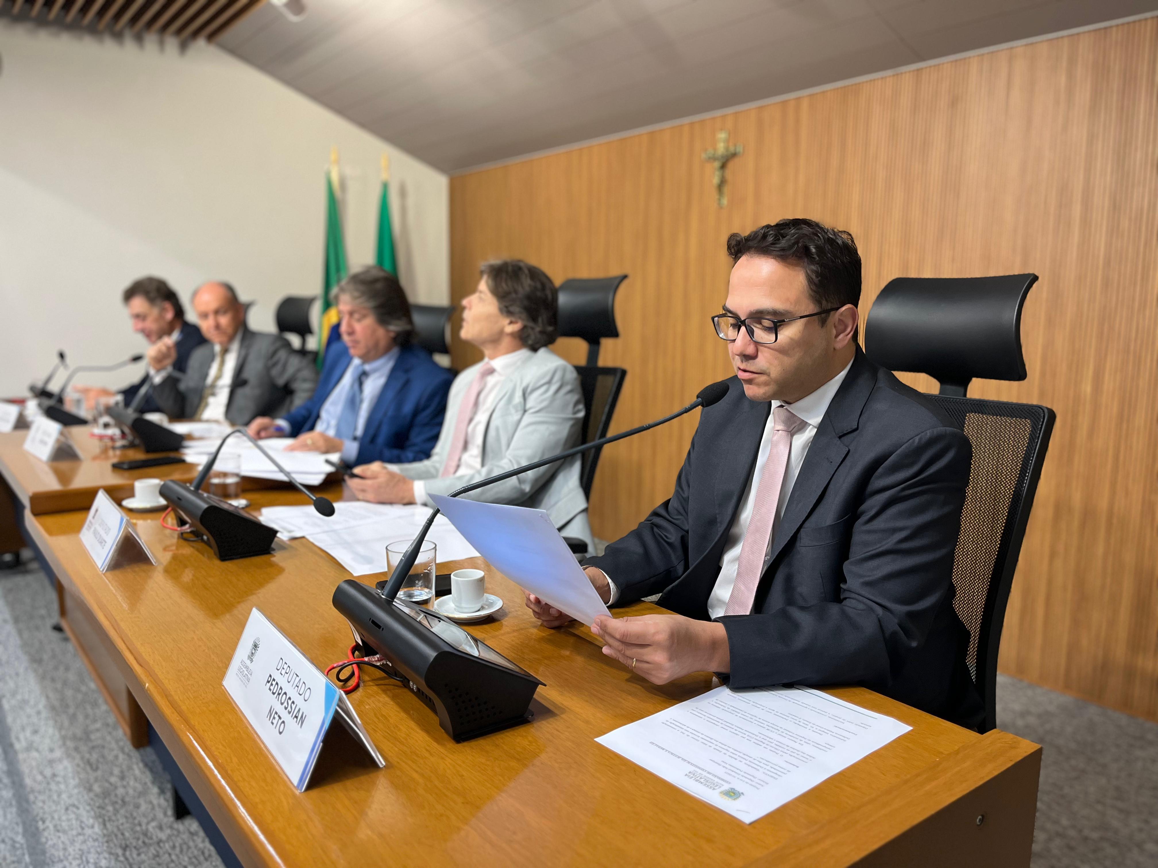 Deputado Pedrossian Neto cobra providências sobre odor causado por unidade da JBS em Campo Grande