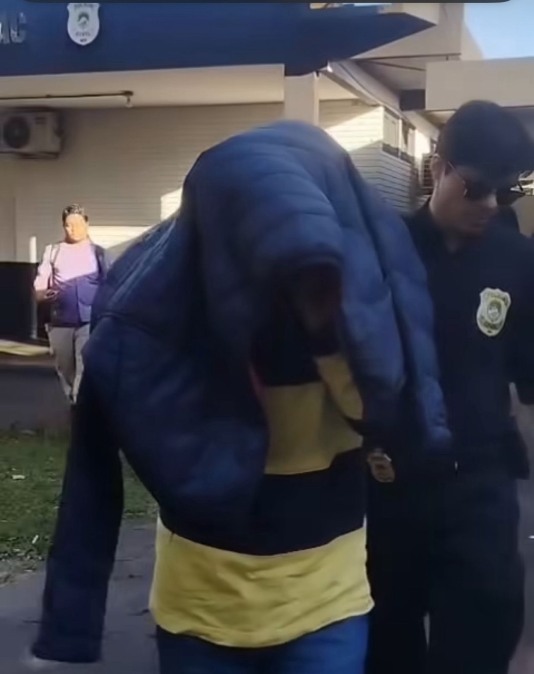 Preso no Paraná, ele foi apresentado à Delegacia de Pronto Atendimento Comunitário (Depac) em Dourados. (Reprodução/ Sidnei Bronka)