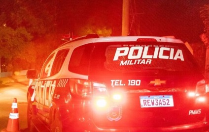Viatura da PM durante abordagem que resultou na prisão de um major do Exército em Campo Grande