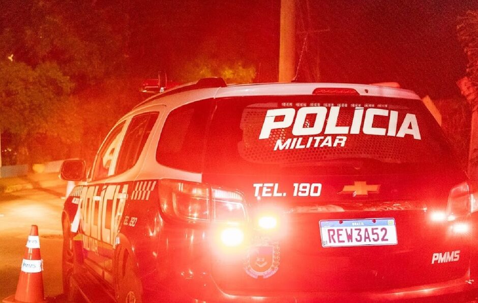 Viatura da PM durante abordagem que resultou na prisão de um major do Exército em Campo Grande