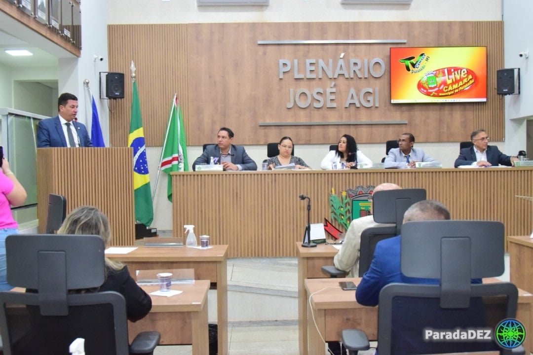 Defensor Público. Gustavo Terra  fala a vereadores durante a 27ª sessão ordinária da Câmara Municipal (Foto: Câmara Municipal)