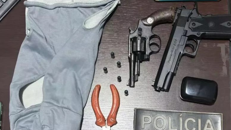 Dupla armada teria roubado moto e PM achado dupla em posto, um bandido se rendeu e foi preso mas o segundo optou por enfrentar a PM. Foto: Divulgação.