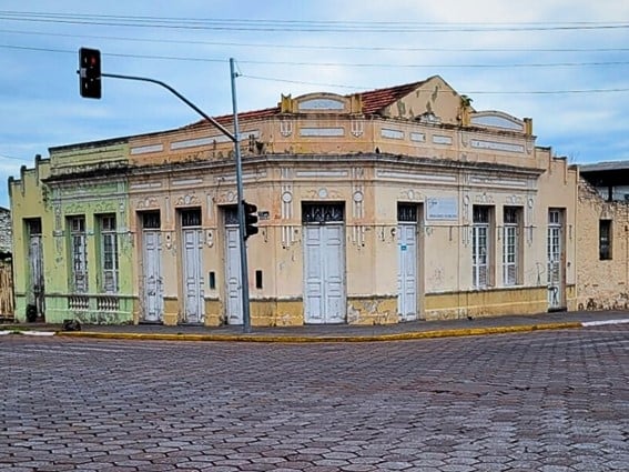 Casarão fica localizado na região central de Corumbá - Foto: Reprodução/MPMS