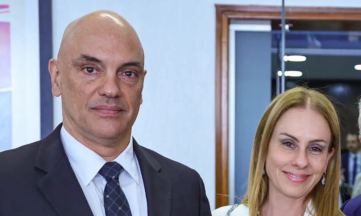Alexandre de Moraes e esposa estão proibidos de fazer negócios com pessoas e empresas estadunidenses - Foto: Ricardo Stuckert/P