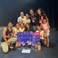Bailarinos do Moinho e Cia de Danca do Pantanal recebendo premiação  - Foto: Assessoria