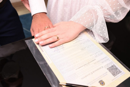 A iniciativa busca garantir o direito à oficialização da união para casais que, por motivos financeiros, não conseguem arcar com os custos do processo civil - Foto/Arquivo