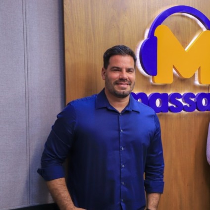 Capitão Contar nos estúdios da Massa FM Campo Grande - Foto: Divulgação