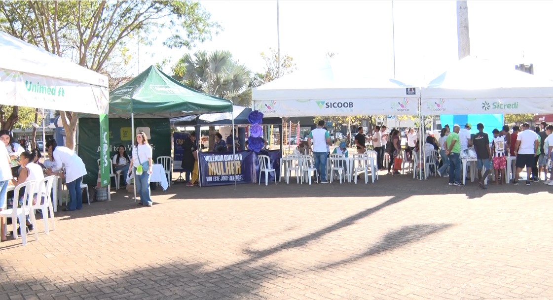 Entre as atividades desenvolvidas estiveram campanhas de arrecadação de alimentos, doação de sangue, orientações sobre orçamento familiar, oficinas, brincadeiras e serviços de saúde. Foto: Reprodução/TVC HD.