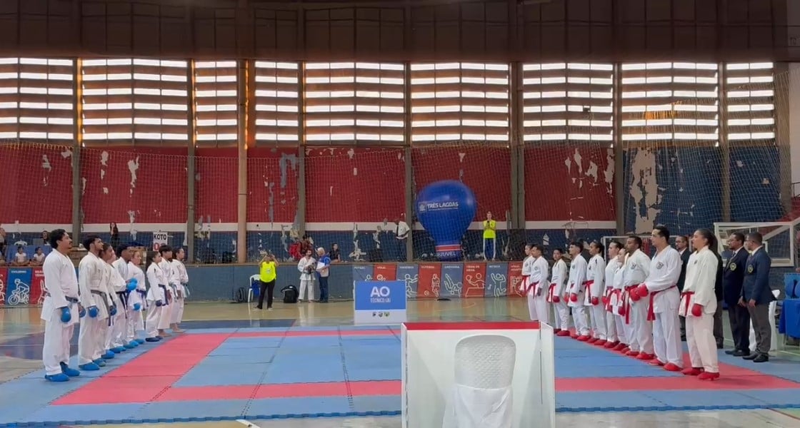 Com casa cheia e combates eletrizantes, o 6º Open de Karatê já entrou para a história da cidade e deixou a expectativa para a próxima edição, marcada para 2026. Foto: Reprodução/TVC HD.