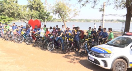 Alunos participam de passeio ciclístico educativo em Três Lagoas