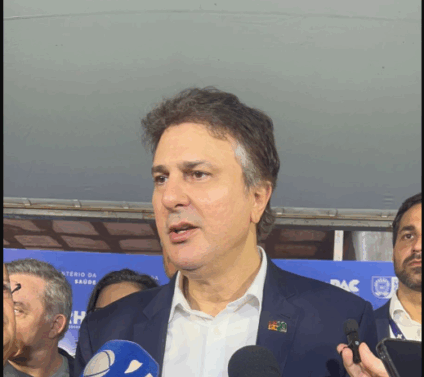 O ministro da Educação, Camilo Santana, acompanhou o andamento das obras da segunda etapa da Unidade da Mulher e da Criança (UMC), no Hospital Universitário da Universidade Federal da Grande Dourados (HU-UFGD).  (Foto: Kátia Kuratone)