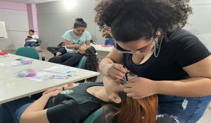 Atividades acontecem em várias regiões e abrangem áreas como beleza, recepção, gastronomia e serviços - Foto: Reprodução/Governo de MS