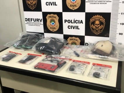 Objetos apreendidos durante a operação - Foto: Duda Schindler