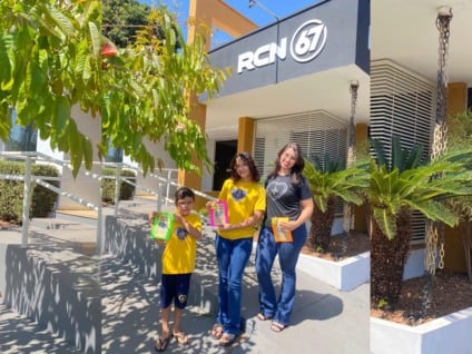 Crianças e profissionais da instituição levaram carinho aos locutores da Rádio Cultura FM Paranaíba - Foto/Reportagem