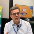 Tito Estanqueiro, no estúdio da rádio Massa Campo Grande (Foto: Adriano Hany/ Massa CG)
