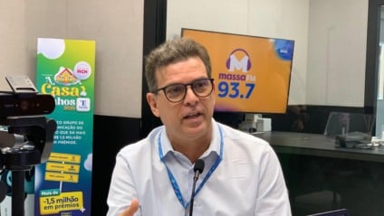 Tito Estanqueiro, no estúdio da rádio Massa Campo Grande (Foto: Adriano Hany/ Massa CG)