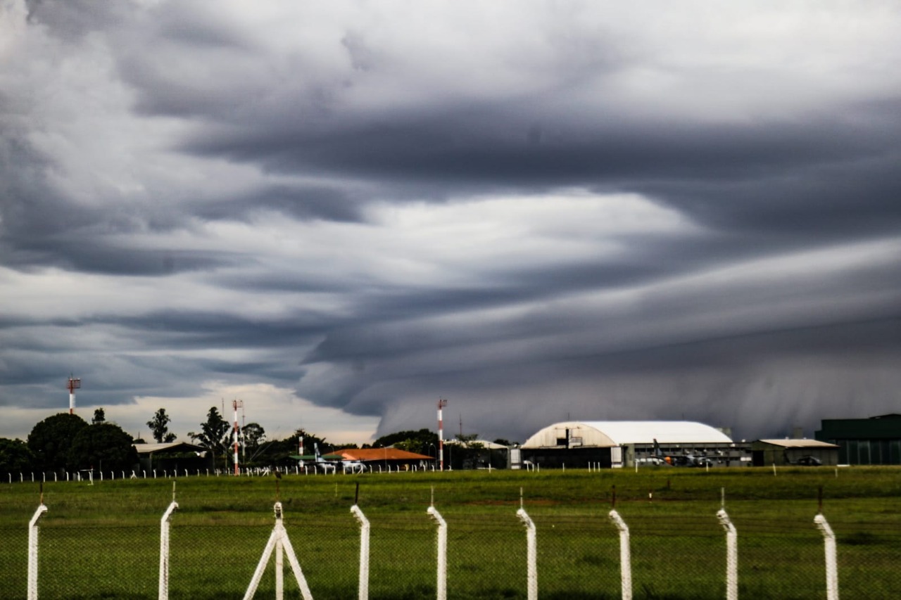 INMET emite alerta de tempestades para Mato Grosso do Sul e estados do Sul