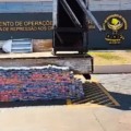 A ação do Departamento de Operações de Fronteira (DOF) iniciou com a informação de que um caminhão transportando uma grande quantidade de droga teria saído de Coronel Sapucaia com destino a Amambai. (Reprodução)