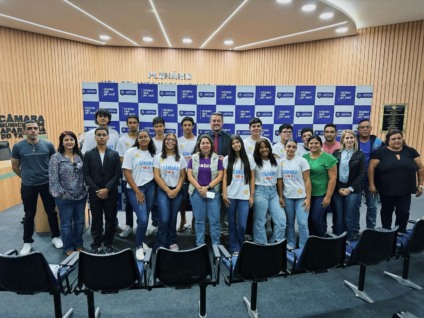Projeto estimula jovens estudantes à participação na política (Foto: Sarah Protz/Assessoria)