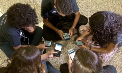 Pediatras alertam para aumento de autoagressão entre adolescentes