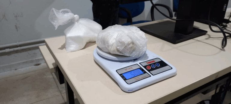 PM apreende um quilo de drogas em carro de aplicativo em Três Lagoas