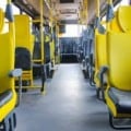 Estudantes que usam transporte público devem retirar novo passe escolar em outubro