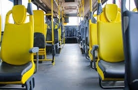 Estudantes que usam transporte público devem retirar novo passe escolar em outubro